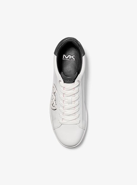 Zapatilla Jacob con agujetas con adornos de logotipo