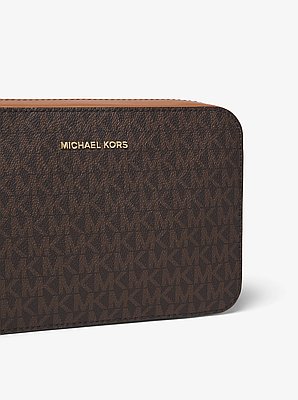 Jet Set Medium Logo Crossbody Bag