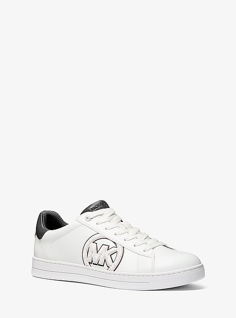 Zapatilla Jacob con agujetas con adornos de logotipo