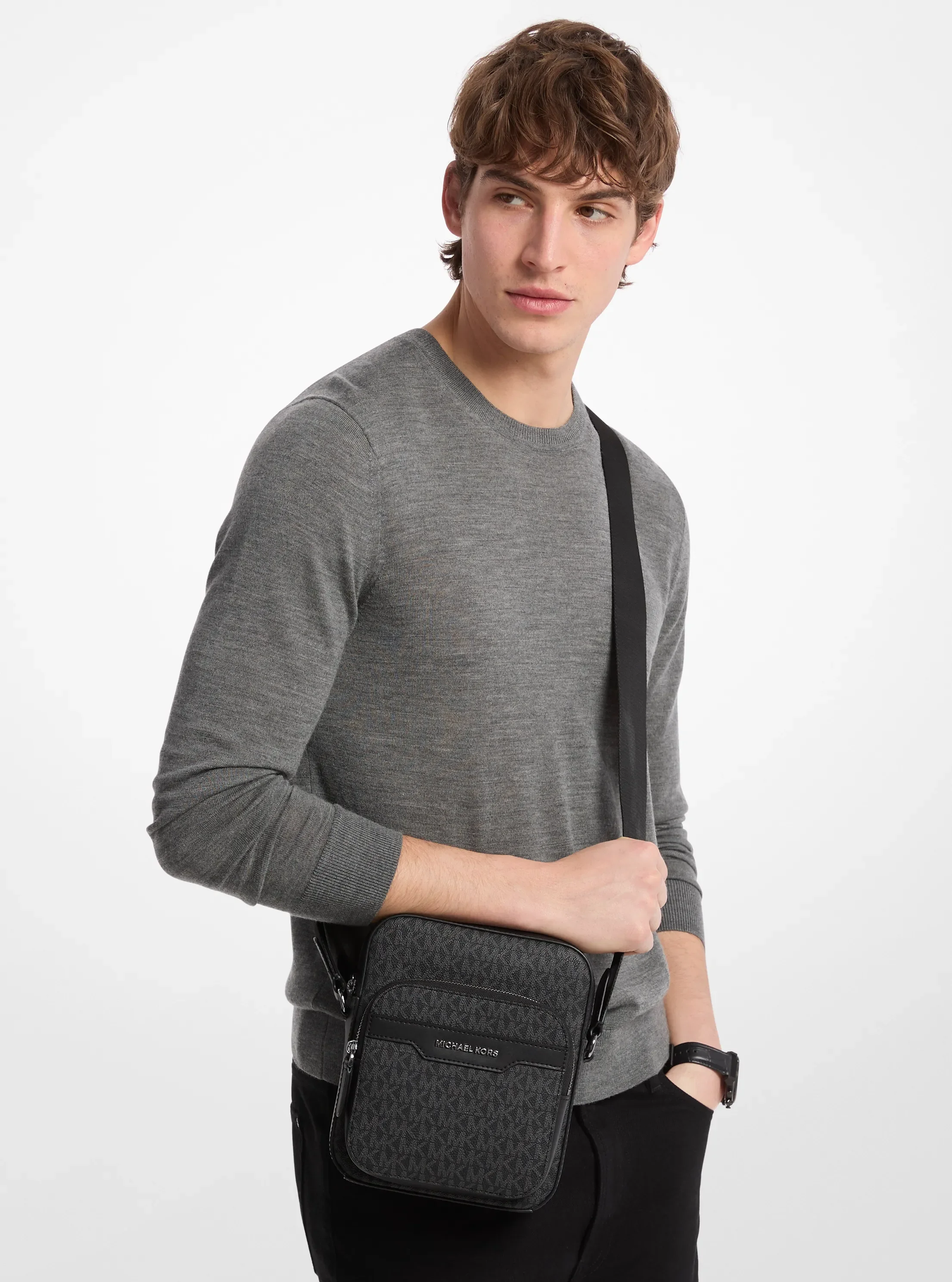 Женская сумка Michael Kors Hudson Mini Signature Logo Flight, цвет: Чёрный — фото 3