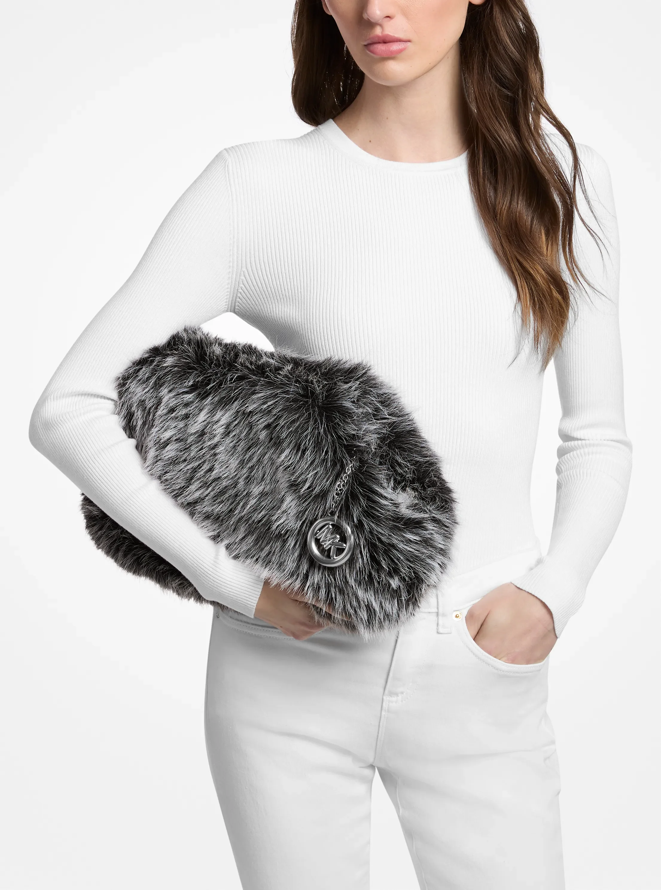 Женский клатч Michael Kors Goldie Large Faux Fur Clutch, цвет: Чёрный — фото 5