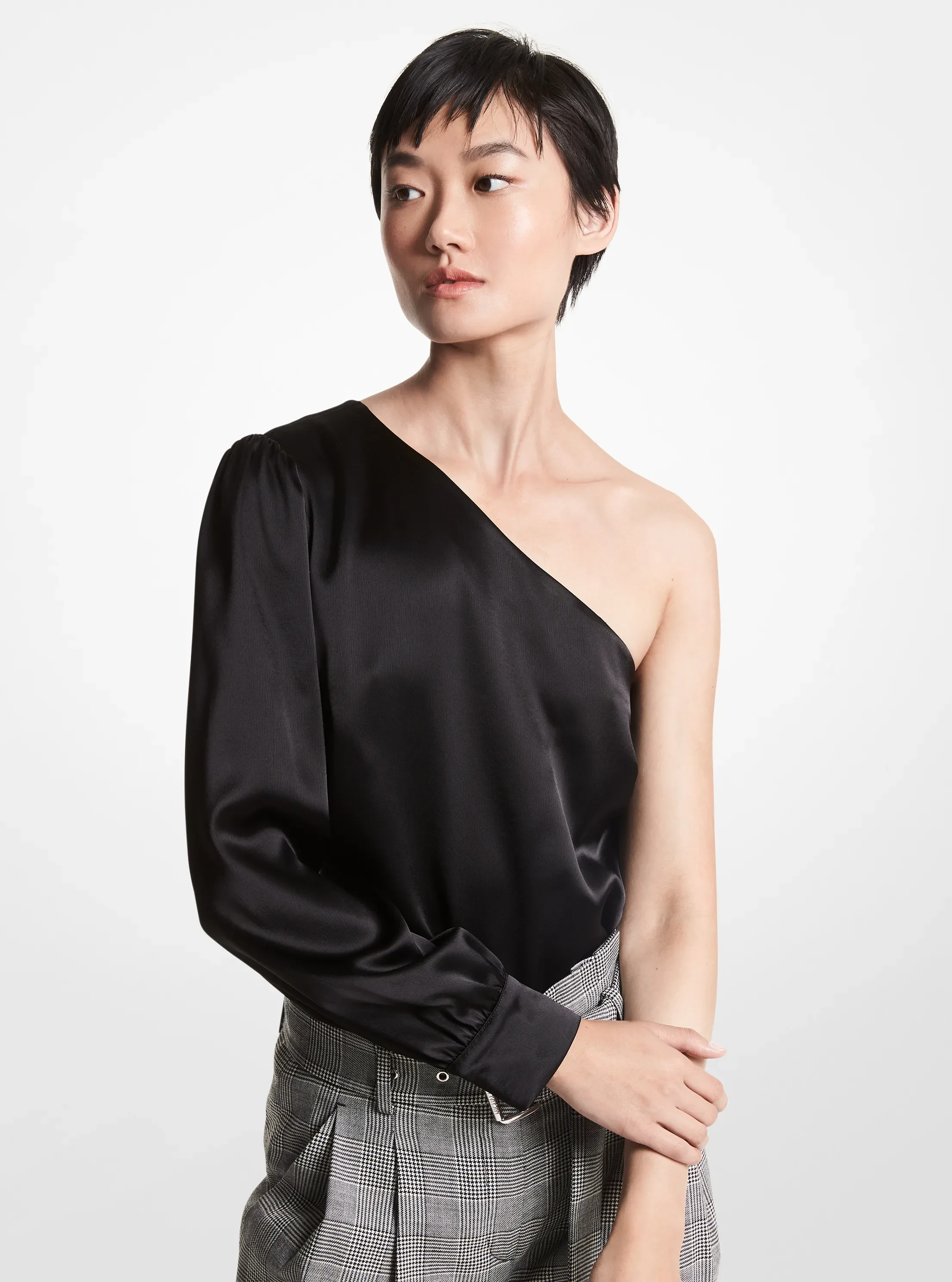 Женский топ Michael Kors Satin One-Shoulder Top, цвет: Чёрный