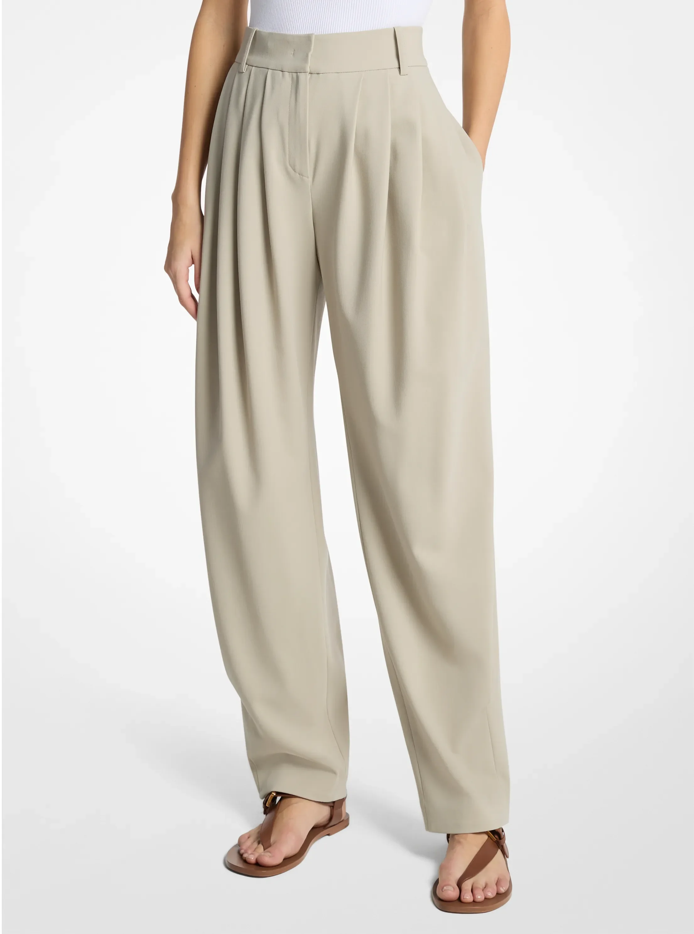 Брюки Michael Kors Pleated Tissue Wool Crepe Barrel Trousers, цвет: Миндальный