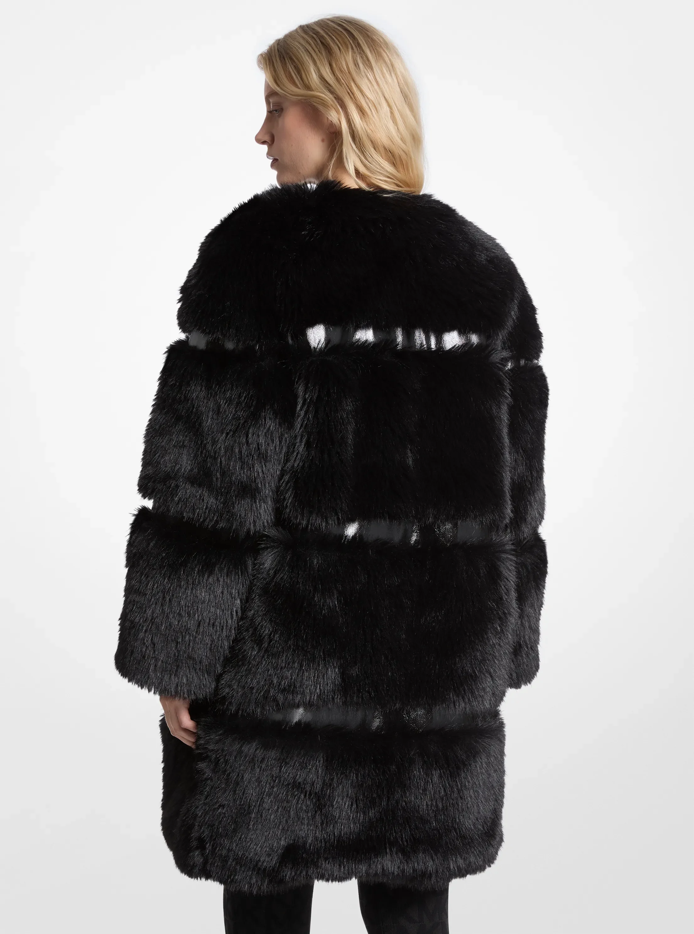 Женское пальто Michael Kors Faux Fur and Patent, цвет: Чёрный — фото 2