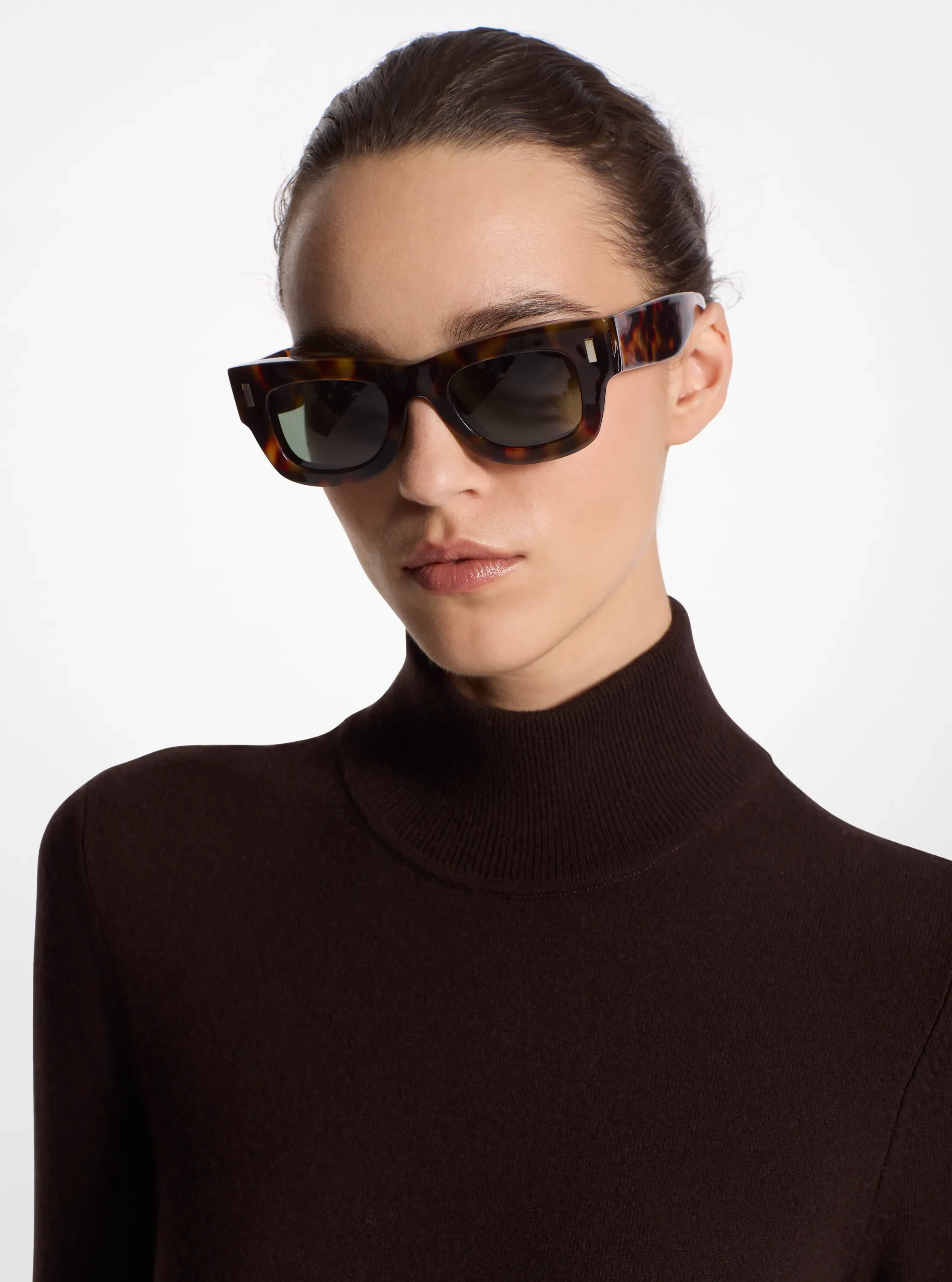 Женские солнцезащитные очки Michael Kors Bowery Sunglasses — фото 3
