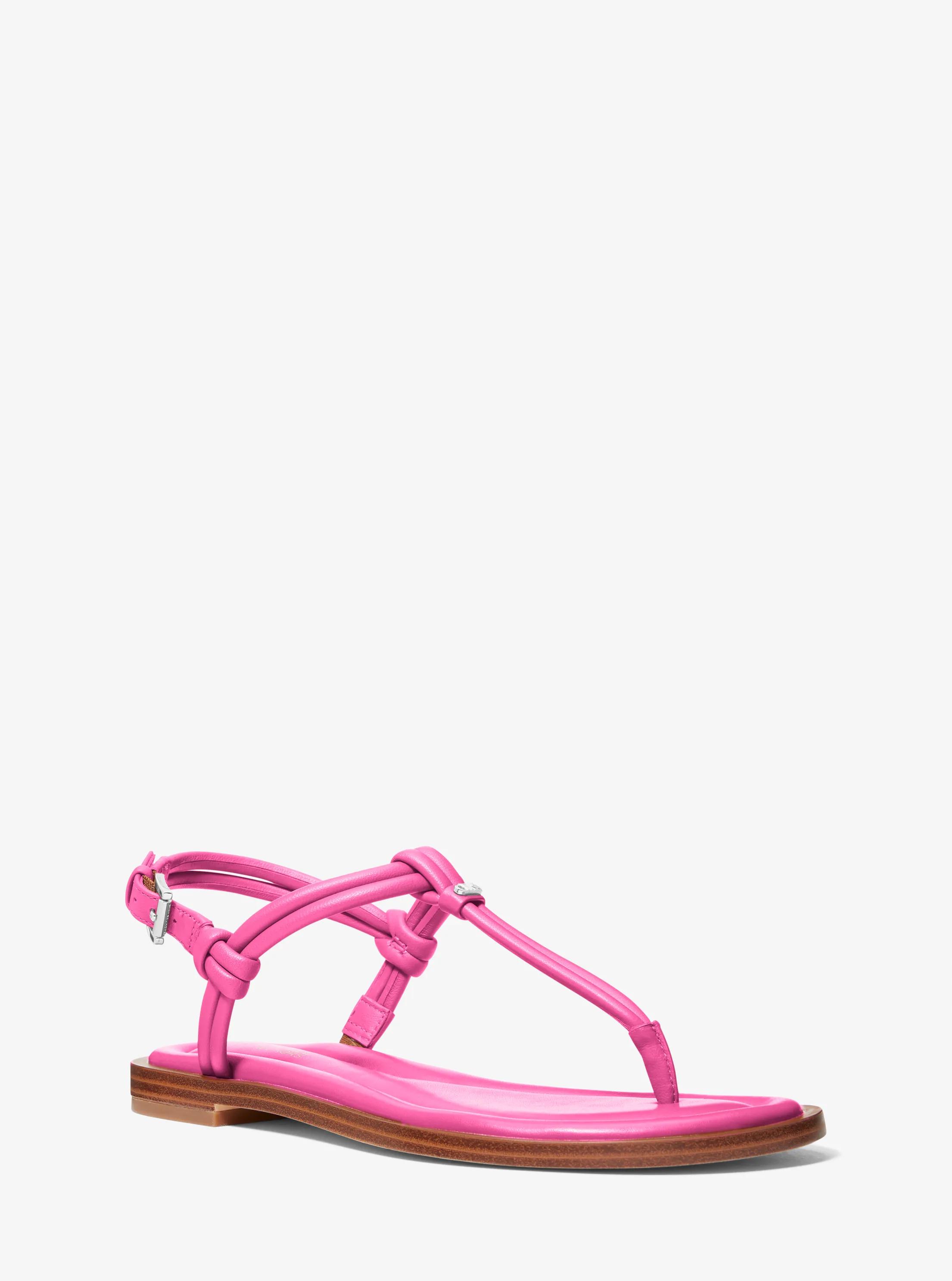 Sandalia Astra de cuero con correa en forma de T in BAYA SILVESTRE | Michael Kors