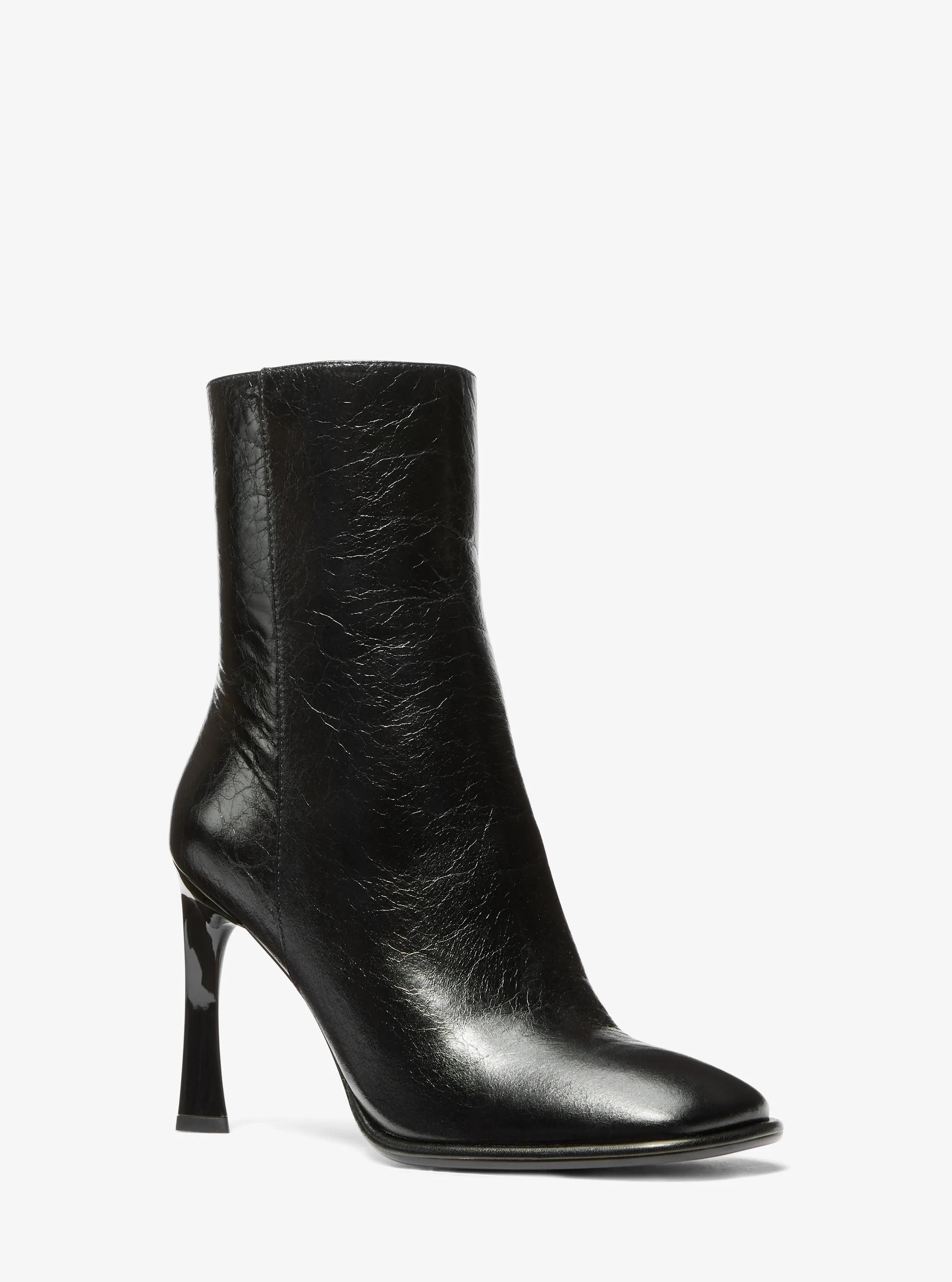 Bota Kelsea de piel craquelada in NEGRO | Michael Kors