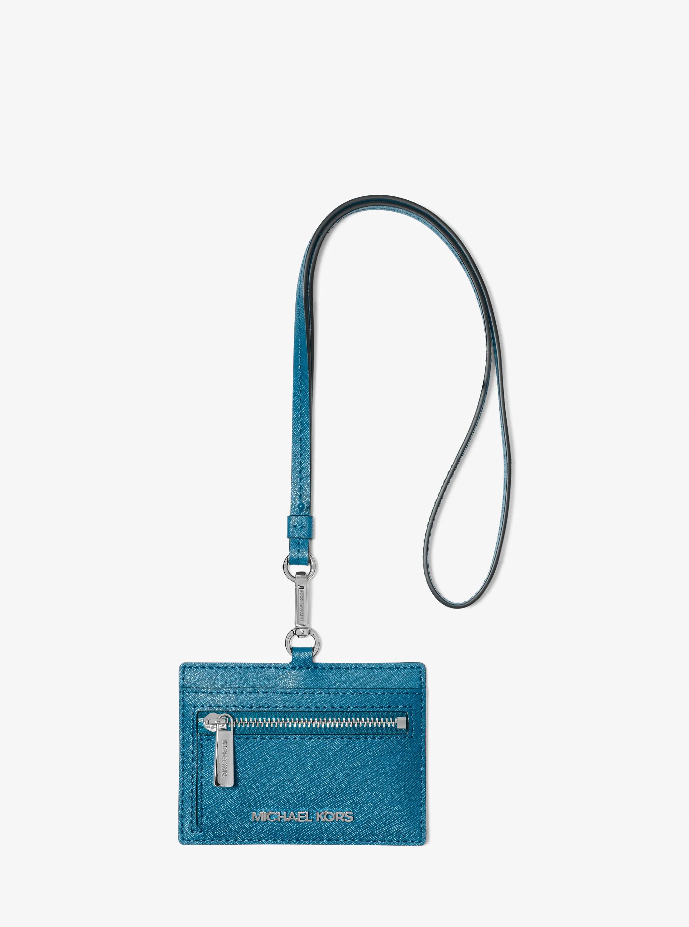 Tarjetero Jet Set Travel de cuero saffiano con cord&oacute;n con gancho