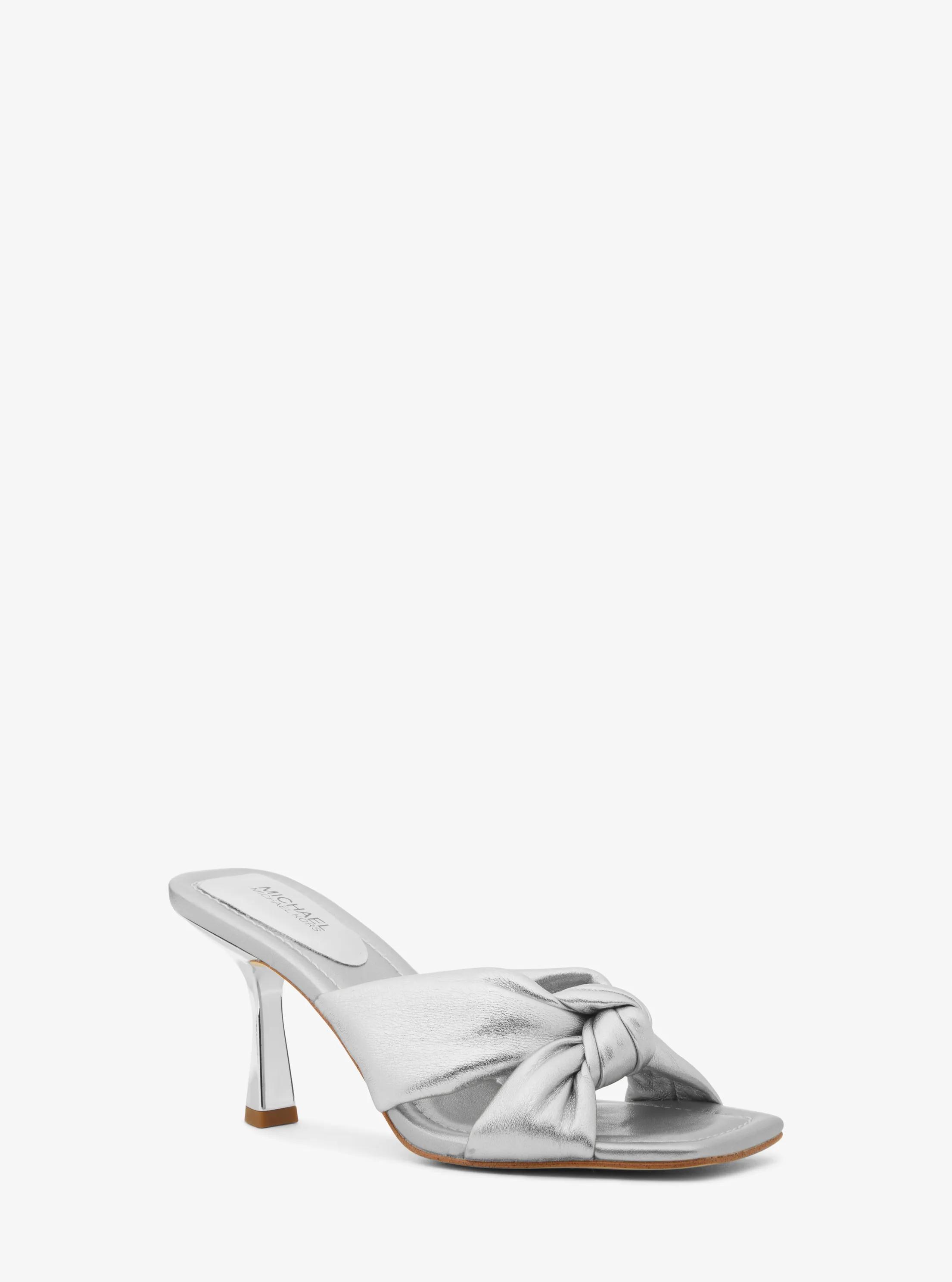 Sandale Elena en cuir m&eacute;tallis&eacute; in ARGENT | Michael Kors
