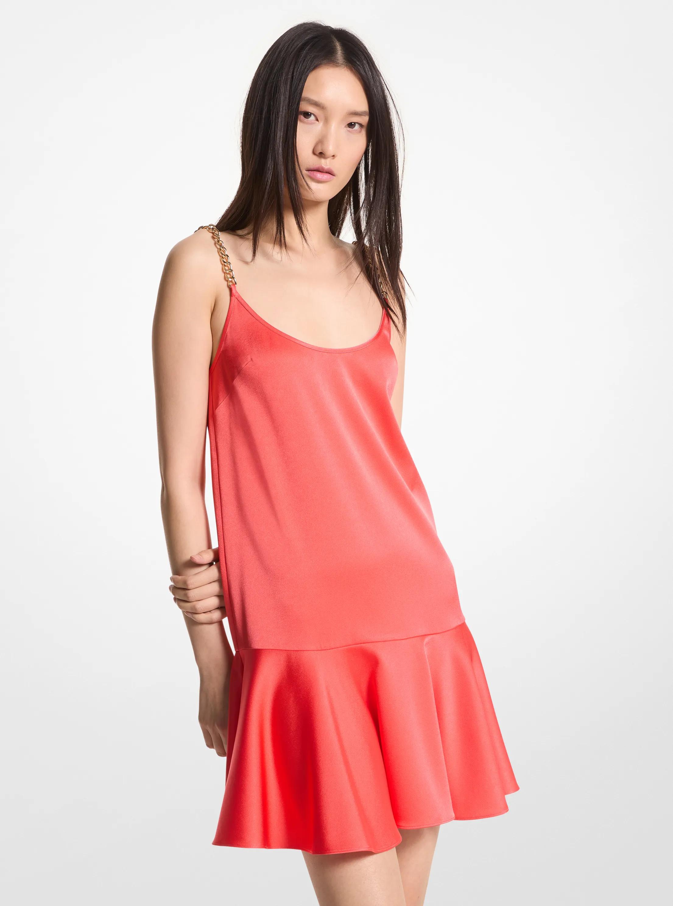 Vestido de tirantes con forro de sat&eacute;n y cadena
