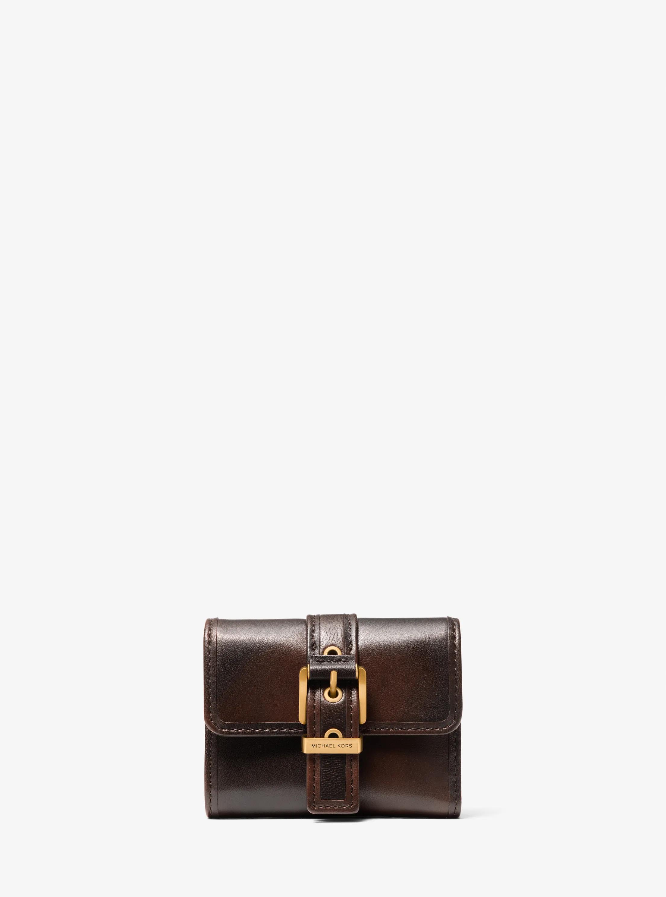 Cartera Colby peque&ntilde;a de piel curtida con tres pliegues